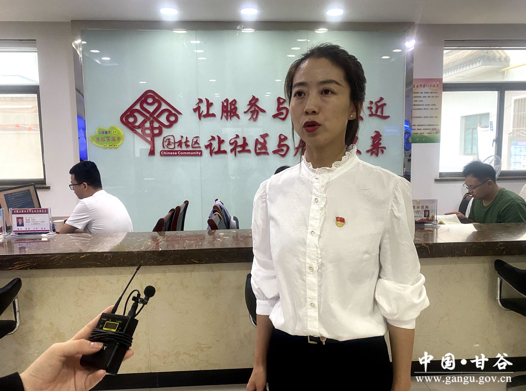 甘谷县大像山镇西关社区党委书记 王娟娟_副本 甘谷县大像山镇西关社区党委书记 王娟娟_副本