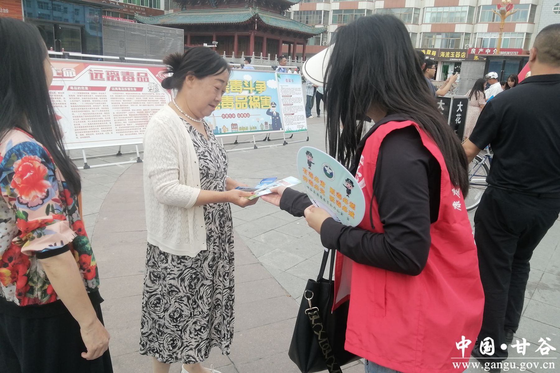 5e71864615768eff299aebaf8496a53 5e71864615768eff299aebaf8496a53