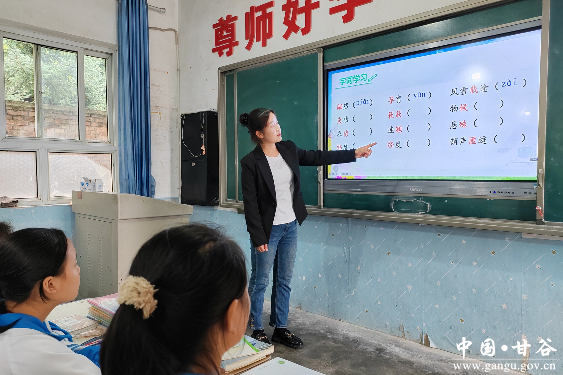 90b8f40d40d950c92b56133b086ec86 90b8f40d40d950c92b56133b086ec86