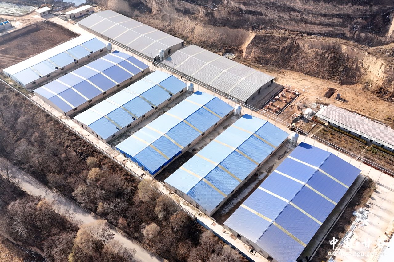 1742430596142002109.jpg 1742430596142002109.jpg