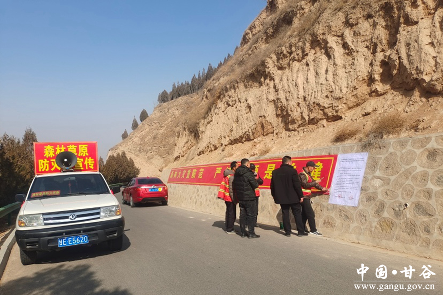 e05df1a3500f461c840bffc36ab7f7b6